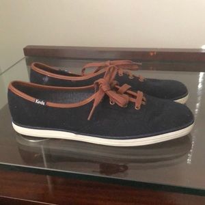 NWOT Keds Navy Leather trim 9.5